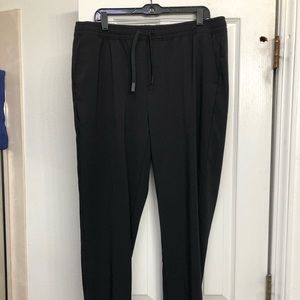 Men’s Black Apt 9 Joggers Large